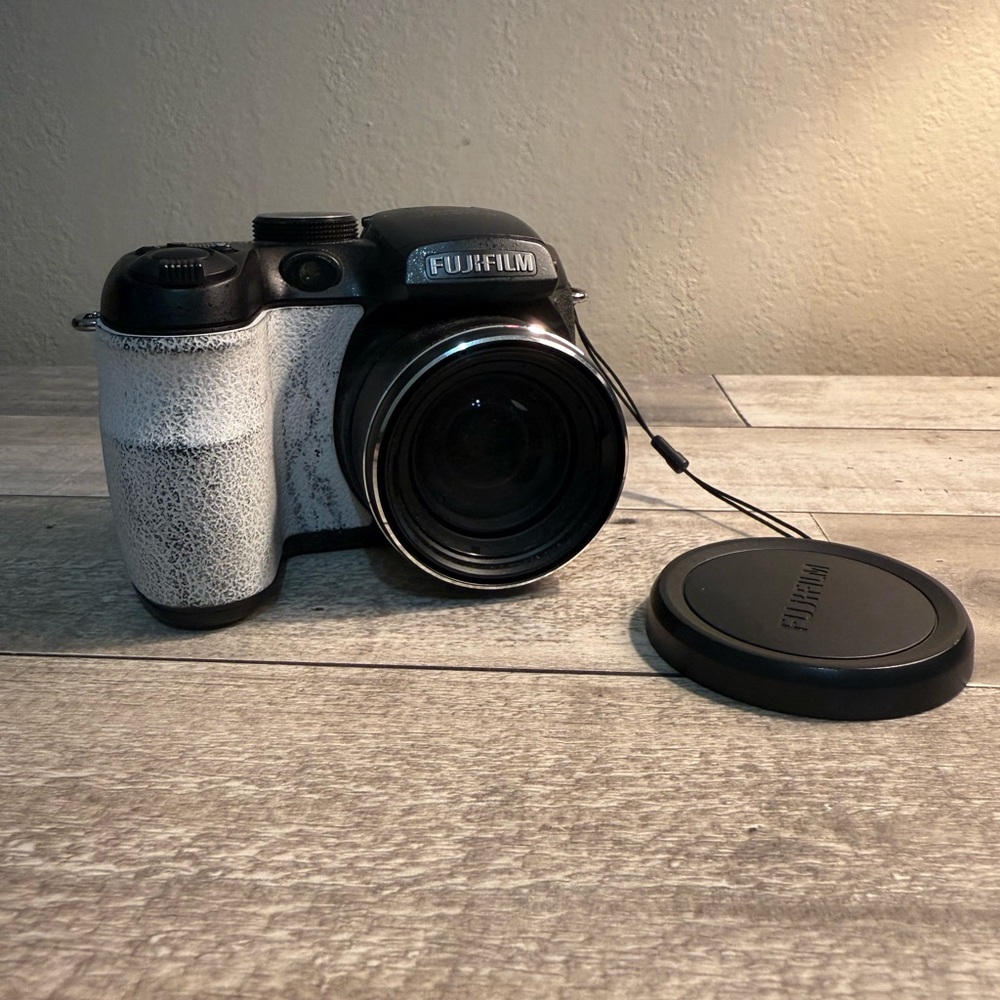 Fujifilm Dual-Tone Digital Camera